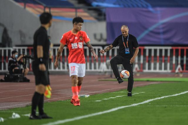 罗马诺：传言称阿玛德可能去米兰，但他其实是曼联今夏的非卖品