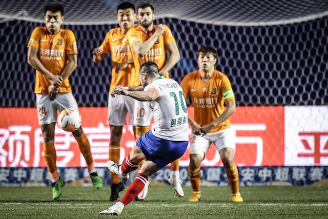 致敬07雅典夺冠20周年，AC米兰发布26-27赛季客场球衣